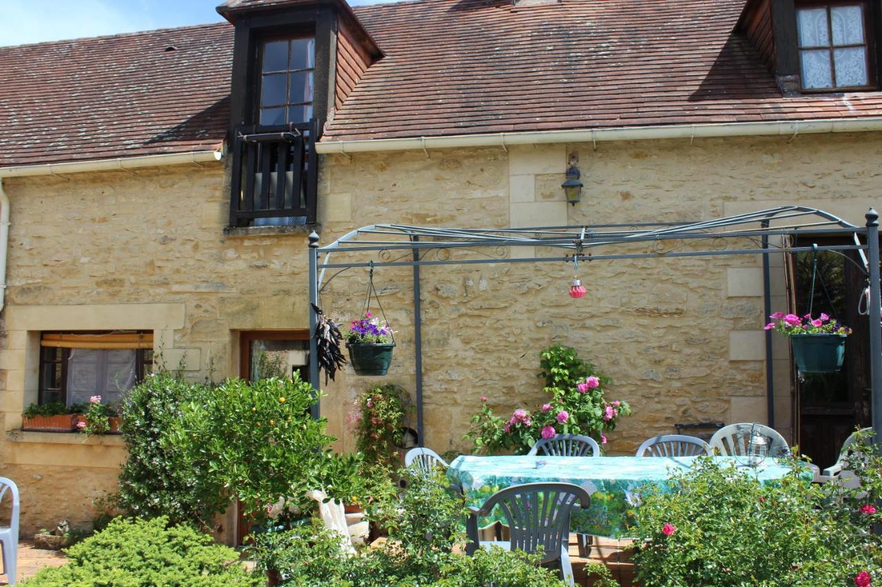 Halte Aux Places Marcillac-Saint-Quentin Buitenkant foto